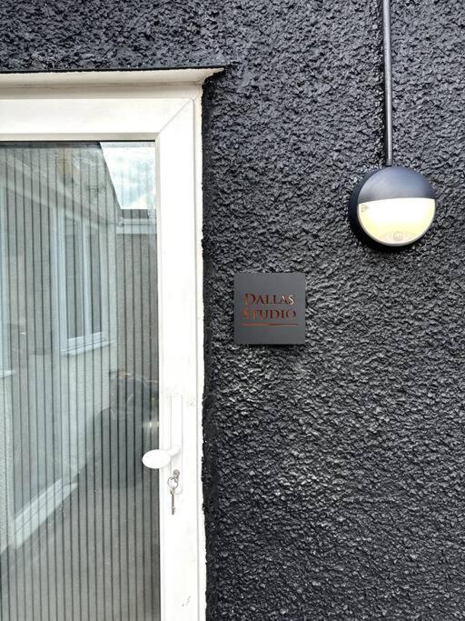 Perfect Stay With Dallas Studio Hayes  Exterior photo